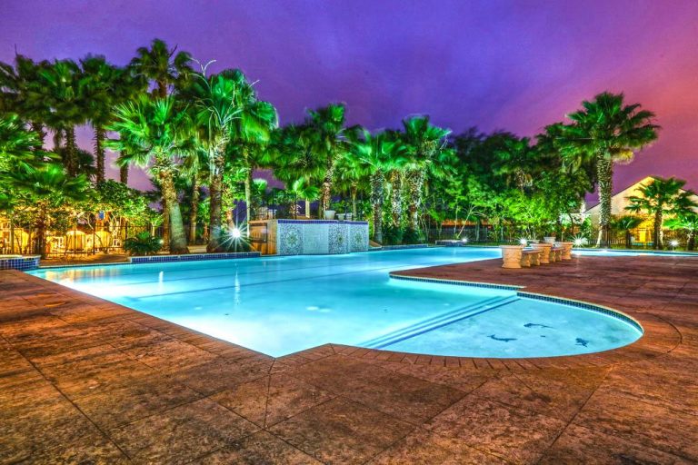 Top 10 Houston Pools: Private Swimming Pools | AquaMobile