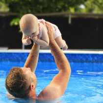 Teach your child how to swim with songs