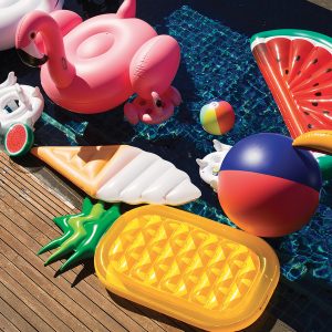 AquaMobile Swim helps you effectively clean your child's favourite pool toys
