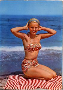 AquaMobile Swim presents the evolution of the swimsuit in the 1960s